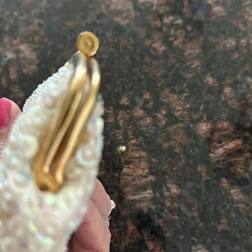 Vintage Beaded Sequined KISS Lock Coin Purse, Made in British Hong Kong